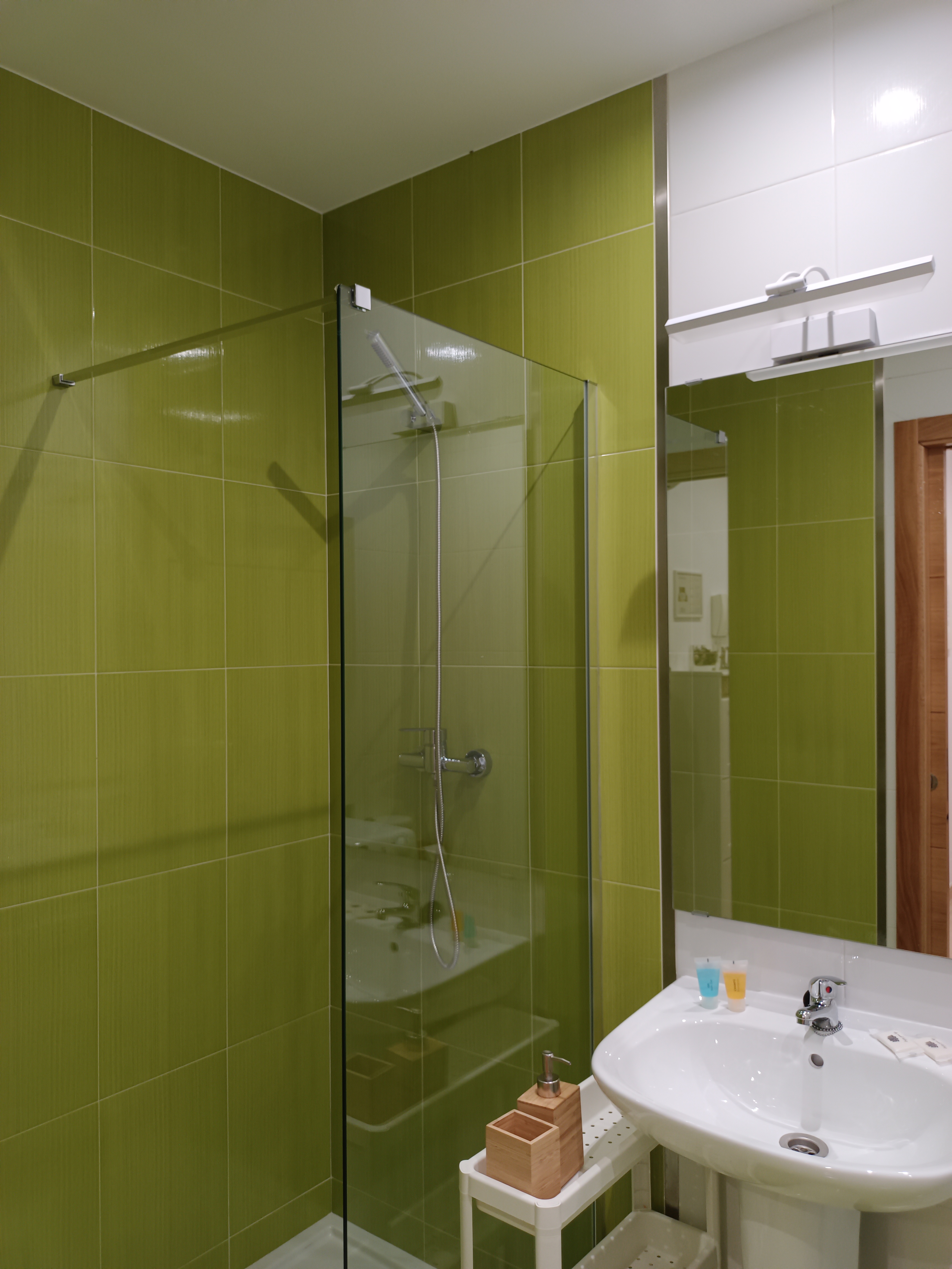 Baño completo con ducha